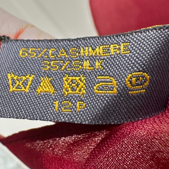 New with tag designer women's Scarf. - Picture 11 of 14